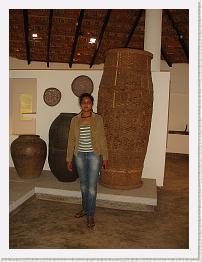 DSC06506 * JanaPada Loka Museum - Shweta and the basket * 2304 x 3072 * (3.05MB)